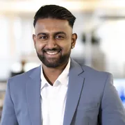 Ein Porträtfoto von Praveen Rajkumar, Mitarbeiter von Bosshard & Partner.